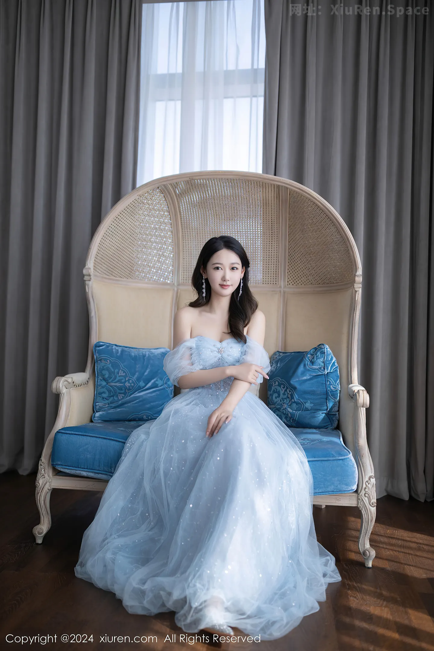 图片[2]-[XiuRen秀人网] VOL.9538 模特唐安琪性感淡蓝色薄纱礼裙露白色内衣秀曼妙身姿诱惑写真82P-秀人网官方网站